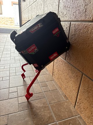 Baul y soporte para moto Aprilia Sr Gt 125cc marca