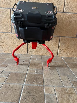 Baul y soporte para moto Aprilia Sr Gt 125cc marca