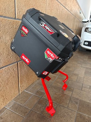 Baul y soporte para moto Aprilia Sr Gt 125cc marca
