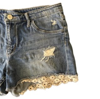 Short jeans con pizzo