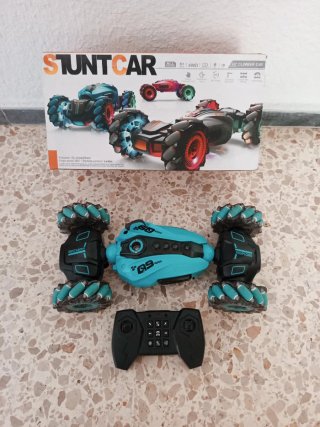 Coche Stuntcar 4WD teledirigido