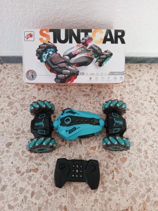 Coche Stuntcar 4WD teledirigido