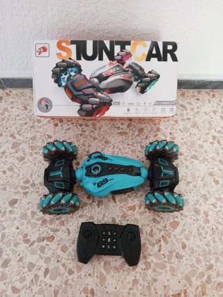 Coche Stuntcar 4WD teledirigido