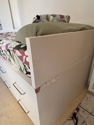 Cama a medida individual con almacenaje
