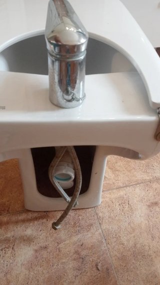 Bidé Roca Blanco Completo con Tapa y Grifo