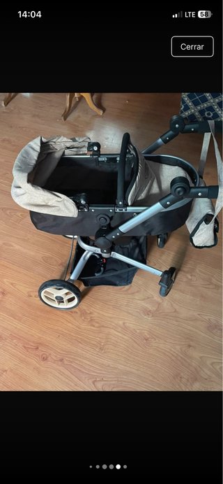 Carrito de bebé de juguete