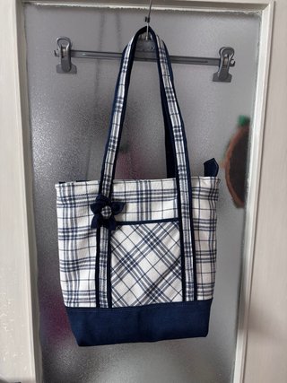 Borsa fatta a mano a quadri blu e bianchi