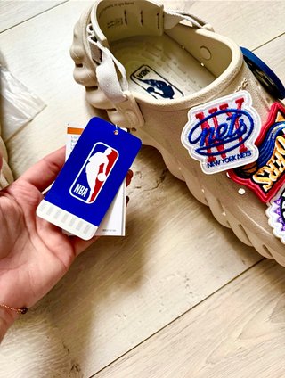 Crocs Echo Clog x NBA BSKTLL Beige