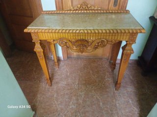 Mesa recibidor clásica mármol y madera