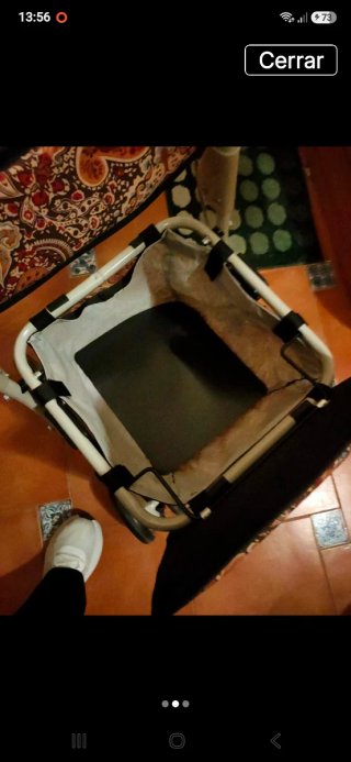 Andador con asiento y cesta para la compra