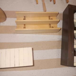 Muebles miniatura para casa de muñecas