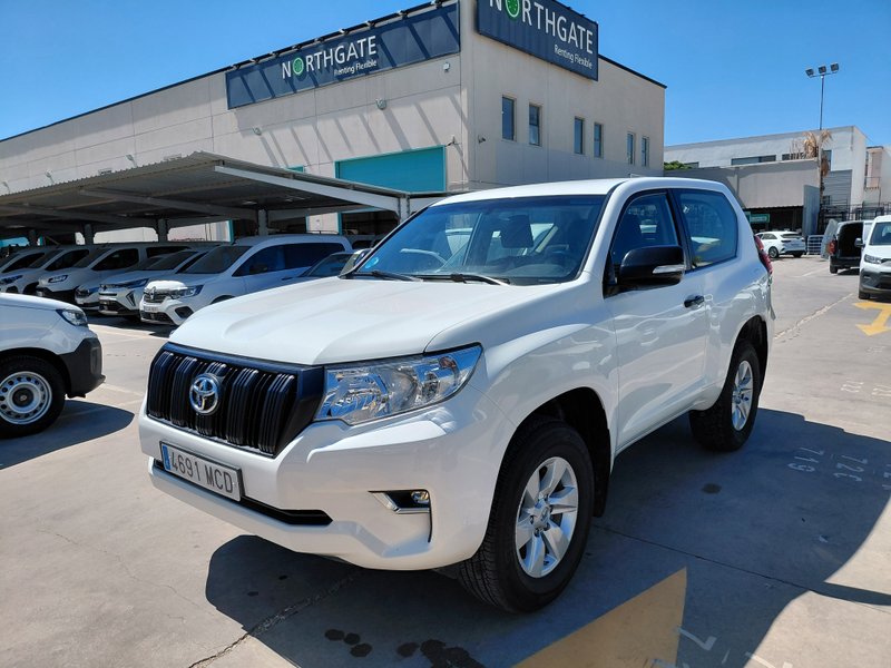 Toyota Land Cruiser 3P 2.8 D-4D GX (2021) 2022