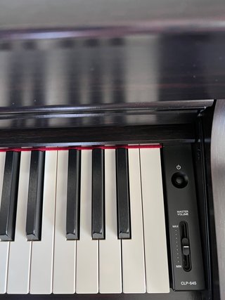 Piano Digital Yamaha Clavinova CLP 645