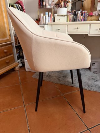 Silla tocador beige nueva
