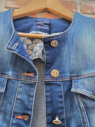 Cazadora tejana Stradivarius azul T.XS