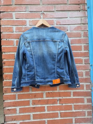 Cazadora tejana Stradivarius azul T.XS