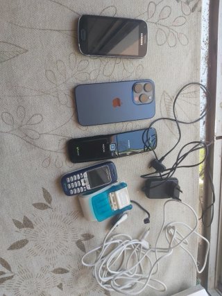 Lote de móviles Samsung y Nokia
