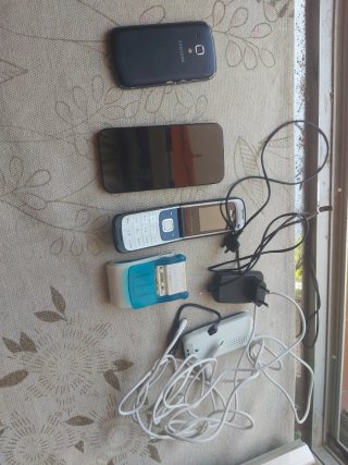 Lote de móviles Samsung y Nokia