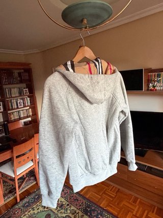 Sudadera Burberry Gris con Capucha