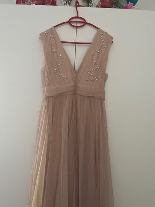 Vestido de fiesta rosa con perlas largo