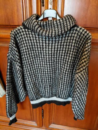 Maglione collo alto fantasia nero e grigio