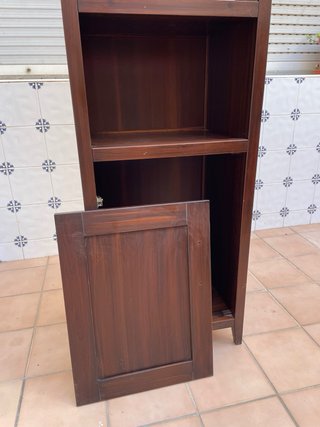 Mueble de salón de madera oscuro. Almoradi