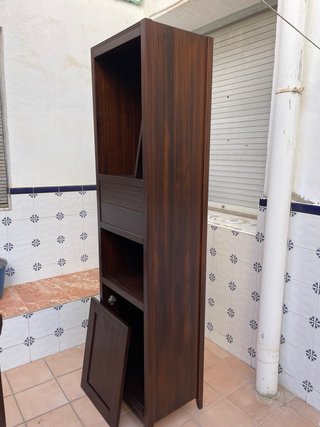Mueble de salón de madera oscuro. Almoradi