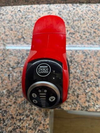 Cafetera Nescafé Dolce Gusto Roja