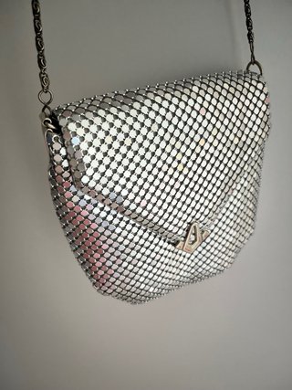 Bolso de fiesta plateado con cadena