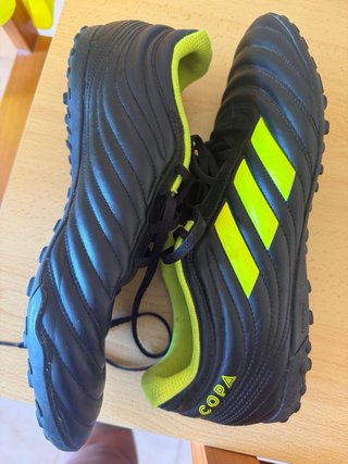 Zapatillas fútbol Adidas negras y verdes