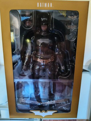 Hot Toys Batman Begins 1/6 Figura