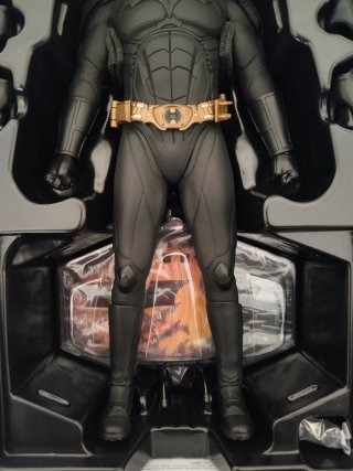 Hot Toys Batman Begins 1/6 Figura