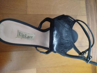 Scarpe con zeppa e borchie nere