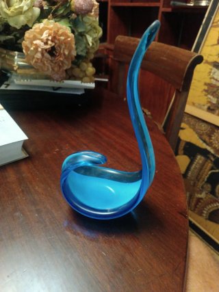 Jarrón moderno de cristal azul