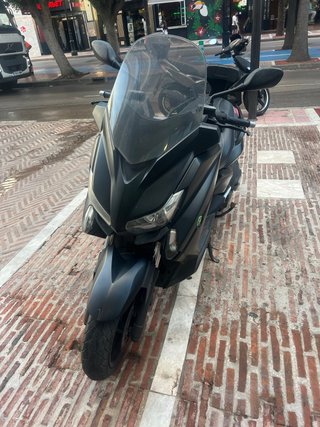 Yamaha XMAX 400 Maxi Scooter 2013
