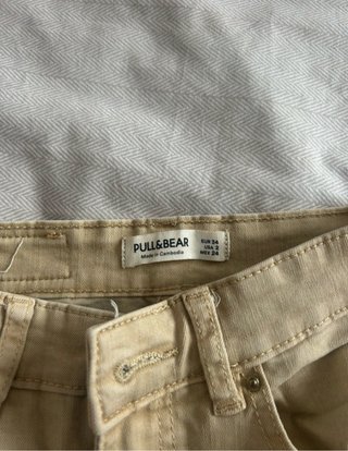 Pantalón campana Pull&Bear mujer beige