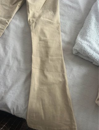 Pantalón campana Pull&Bear mujer beige