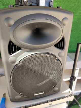 Altavoz Dynasonic 15 autoamplificado a batería