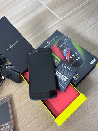 Lote móviles Samsung y cables