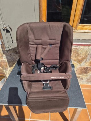 Carro de bebé con maxicosi marrón marca Jane