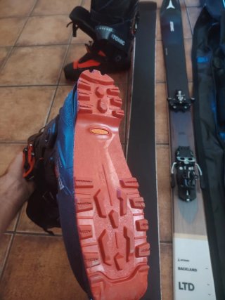 Esquís y Botas de Travesía Atomic