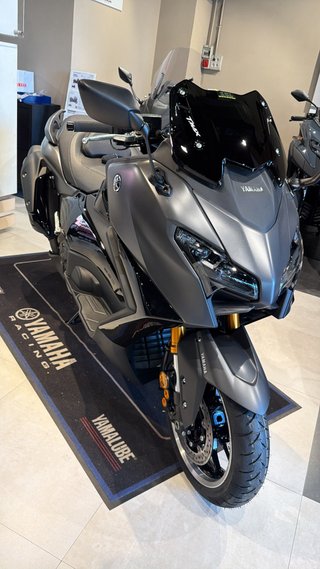 Yamaha TMAX Tech MAX 560 2026 Crystal Graphite