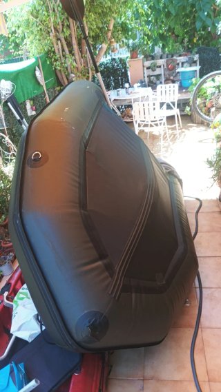 Zodiac de pesca con motor fueraborda de 3cvv