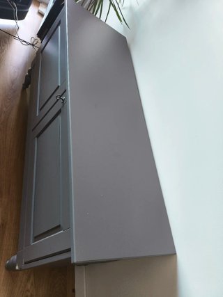 Aparador clásico gris de madera