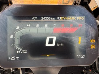 BMW R1250GS con TODOS los paquetes, maletas y akra