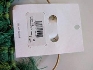 Orecchini Vesto Pazzo con nappe verdi