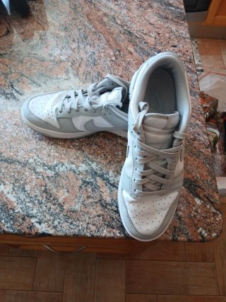 Nike Dunk Gris y Blancas Talla 42.5 auténticas.