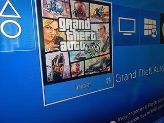 Consola PS4 Slim + 2 Mandos