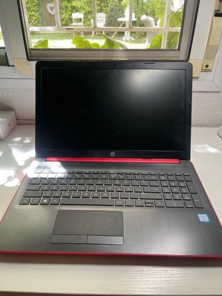 HP Laptop 15 i5 8GB RAM W11 + Cargador