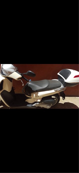 Scooter Honda Scoopy 150i color Blanco.